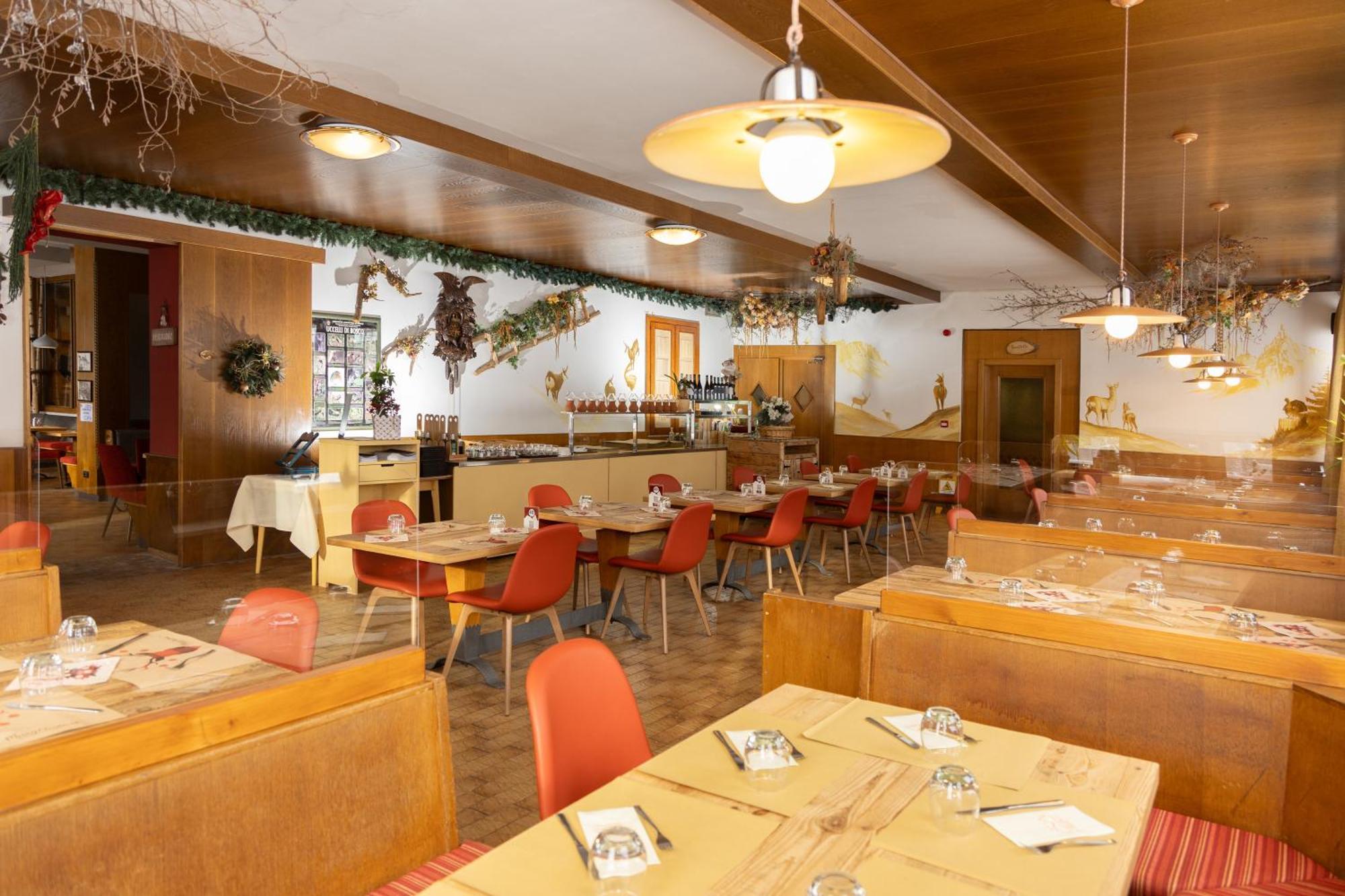 Albergo Venezia Пасо Роле Екстериор снимка