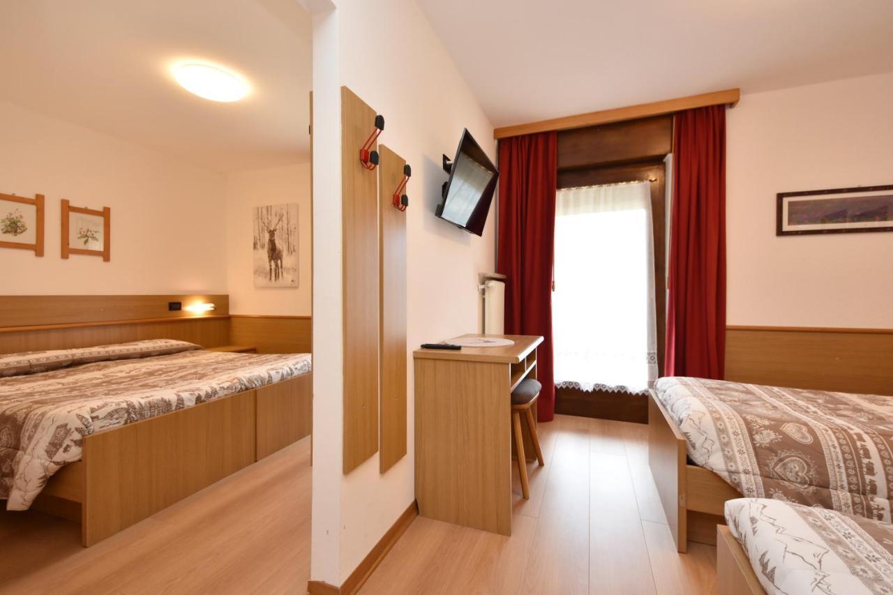 Albergo Venezia Пасо Роле Екстериор снимка